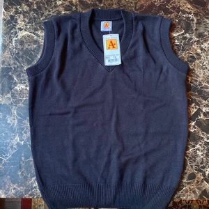 NWT Youth uniform navy sweater vest size XL